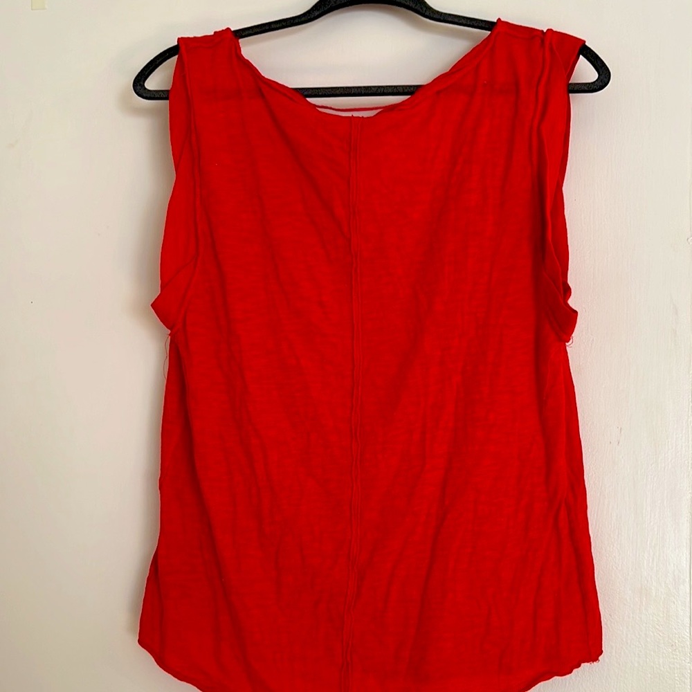 red sleeveless tee from We the Free! Loose fit! Super cute with a lace brunette!